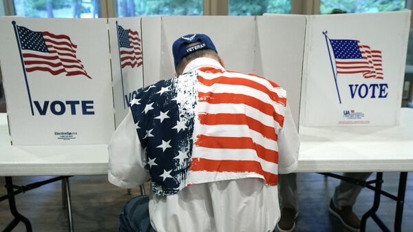 美國副總統候選人沃爾茲 1995 年曾因酒駕被捕  - 俄羅斯衛星通訊社